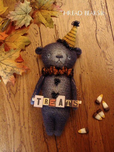 Thread Bears® Fall / Autumn black bear 2